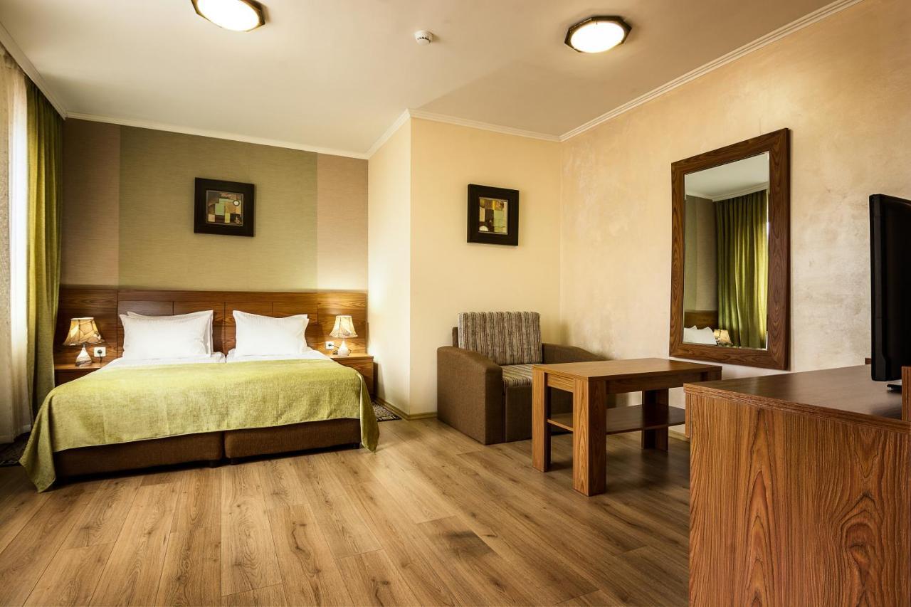 Spa Hotel Elbrus 韦林格勒 外观 照片